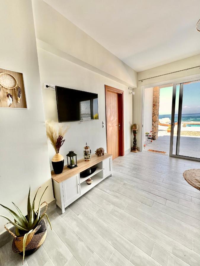 Vaso Beach Front Villa 伊利索斯 外观 照片